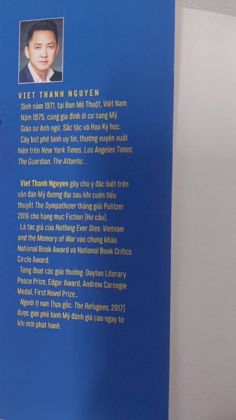 “Người tị nạn” không hẳn là câu chuyện riêng về người tị nạn dù ít nhiều yếu tố tị nạn được đề cập đến. Tác phẩm là các câu chuyện về những người Việt xa sứ hay những con người có ít nhiều gắn bó Việt Nam. Không đặc sặc trong văn phong kể chuyện, không phán xét các vấn đề có tính lịch sử  cũng không mưu cầu về đạo đức hay triết lý. “ Người tị nạn “ đơn giản là các câu chuyện cuộc sống quanh chúng ta được tác giả ghi chép lại bằng góc nhìn của một người tị nạn.