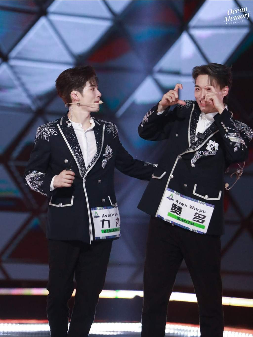 giao hàng siêu nhanh, ưu đãi tốt mặc dù chả bao giờ tiki sale cả, chỉ canh lúc được tặng mã giảm giá ở các ví điện tử để mua thôi