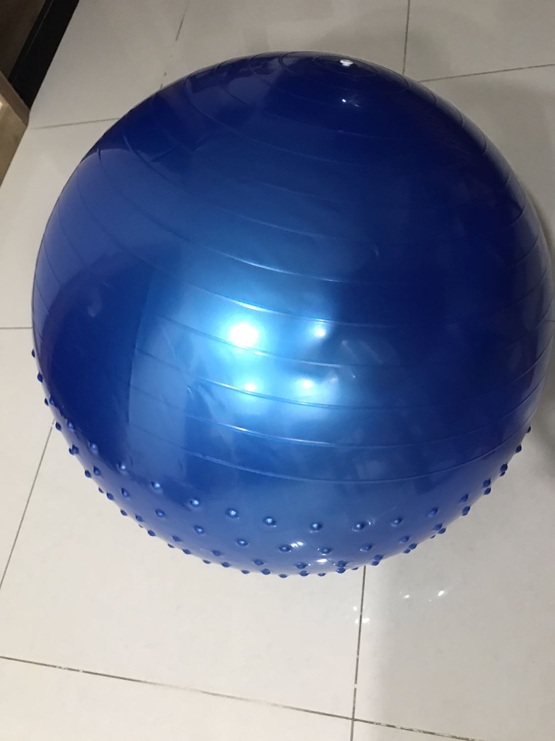 Bóng giao chưa đúng size và màu sắc (bóng này chỉ phù hợp ng cao). Bóng mình đặt size 65 và màu xanh lá Bóng giao chưa đúng size và màu sắc (bóng này chỉ phù hợp ng cao). Bóng mình đặt size 65 và màu xanh lá