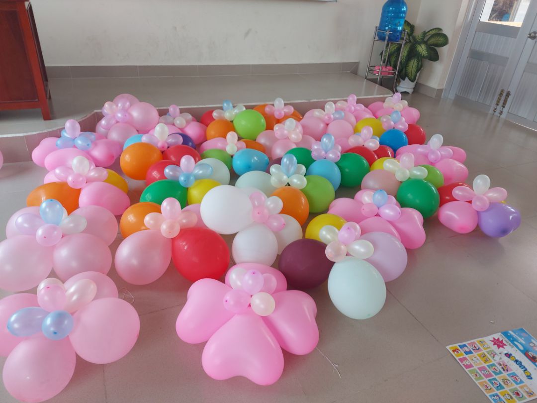 ống bơm cực kì ok. nhỏ gọn nhẹ, trẻ con cũng có thể sử dụng đc.