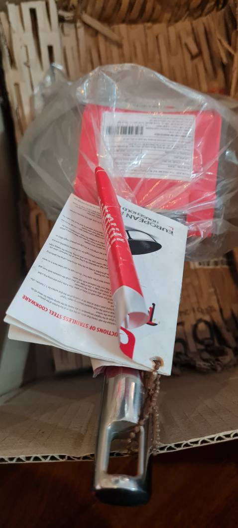 Sản phẩm như hàng tồn kho. Túi bóng bọc đã đổi màu. Sách hướng dẫn nhàu nát. Dây đeo sách hướng dẫn bằng kim loại đã han gỉ. Xem hình đính kèm