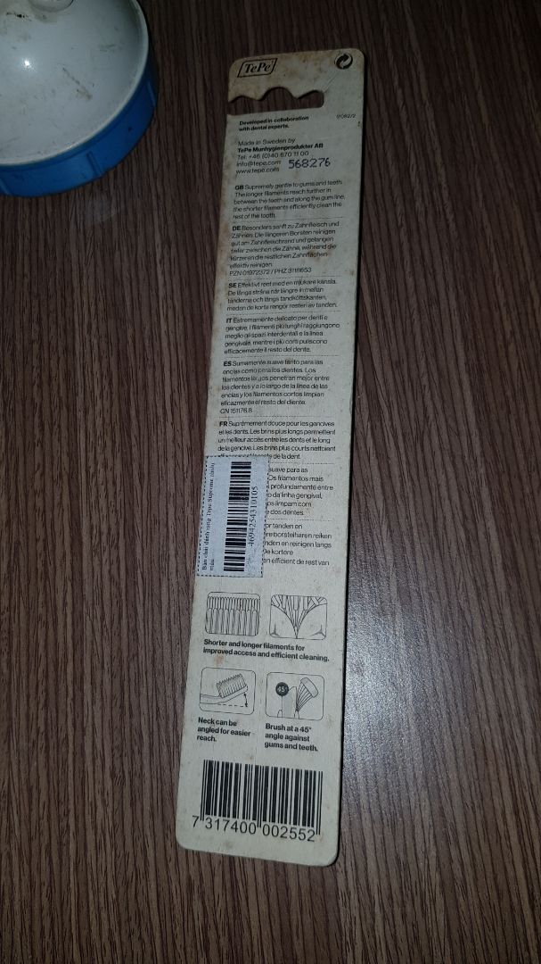 1 SAO  VÌ CHẤT LƯỢNG QUÁ TỆ 👎
Giá bàn chải không hề rẻ và đây là bàn chải khách hàng nhận được. Vỏ hộp vô cùng dơ và cũ kỹ, có vẻ như hàng tồn rất lâu rồi. Tôi không thể nào diễn tả hết sự thất vọng khi mở hàng ra, hàng cũ và dơ như vầy vẫn bán cho khách được, TIKi xem thường khách hàng đến vậy sao !!! CÁC BẠN NÊN SUY NGHĨ KỸ KHI MUA HÀNG Ở ĐÂY, QUÁ THẤT VỌNG!!!