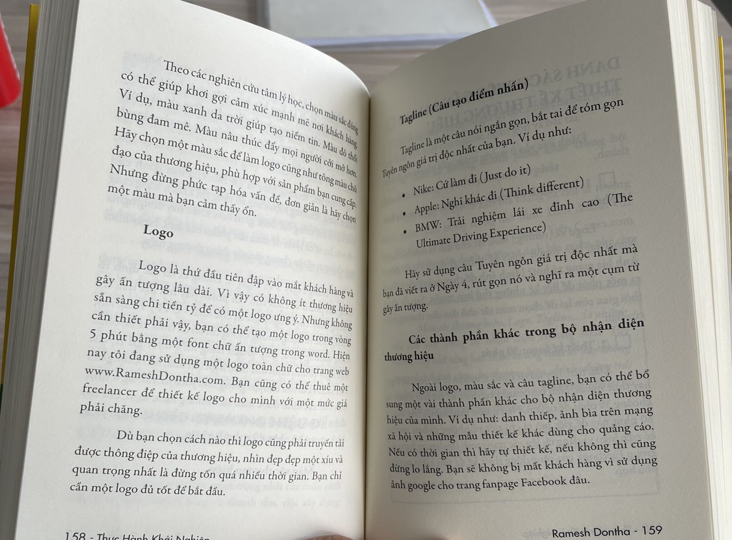 Chất lượng tốt. Sách dày dặn, bọc màng co kỹ nên sạch sẽ, bìa dễ thương, màu vàng cho nhiều năng lượng tươi, tích cực. Điểm đặc biệt là cho dù đây là sách dịch nhưng dịch giả có bổ sung phần hướng dẫn đăng ký kinh doanh ở Việt Nam, hướng dẫn về phương pháp tính thuế đơn giản cho người mới bắt đầu kinh doanh. Đây là 2 nỗi lo lắng và cũng là trở ngại cho người muốn tự khởi nghiệp kinh doanh. Nội dung sách phù hợp cho người muốn bắt đầu khởi nghiệp, lộ trình rõ ràng từng bước, dễ làm và dễ tự kiểm tra. Có thể kết bạn với dịch giả Trần Thanh Phong để được chia sẻ thêm về kinh nghiệm kinh doanh, đây là điều đặc biệt nhất của tác giả, dịch giả này mà hiếm có ai làm được. Cảm ơn anh rất nhiều.