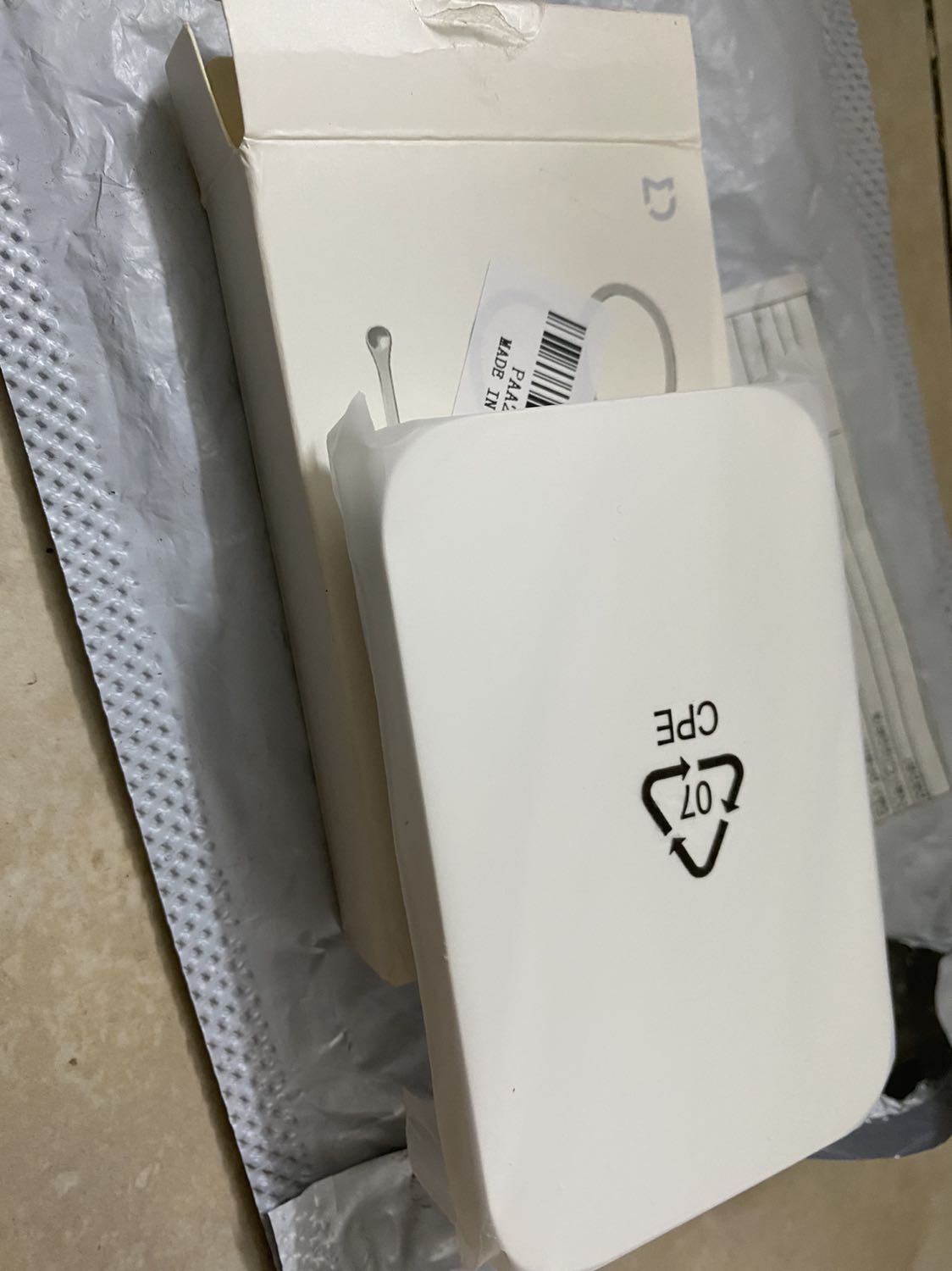 Đóng gói gọn gàng. Sản phẩm nhìn sắc nét, tạo cảm giác chất lượng ổn. Chưa dùng nên chưa vote cao nhất được. Tóm lại là nhìn rất ổn