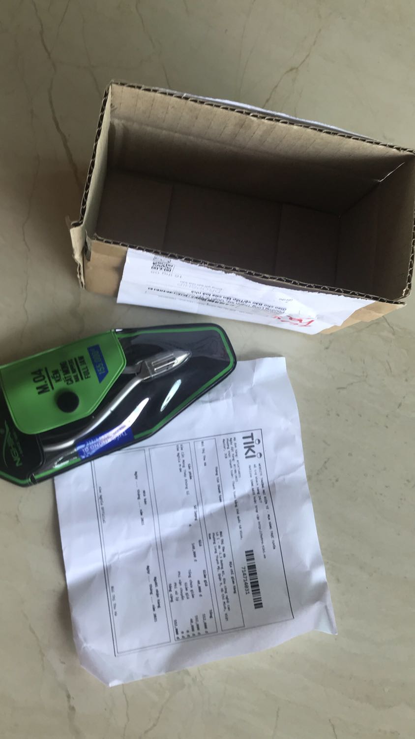 Đặt hàng 4 cái giao hàng có 1 cái trong khi đã thanh toán trước. Làm ăn không đàng hoàng, không giải quyết cho khách hàng