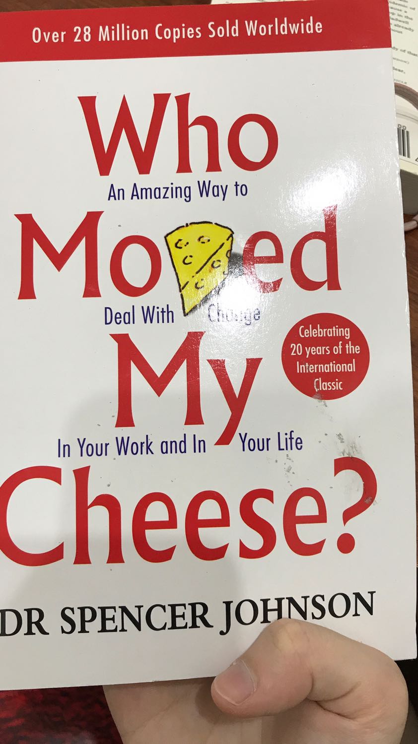 sách có mấy vết keo hơi bẩn ạ, nhưng bù lại giao hàng nhanh quá