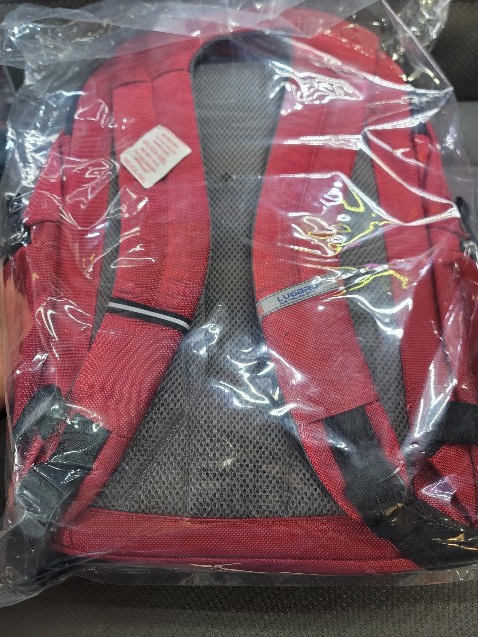 Màu đỏ ở ngoài đẹp như hình. Hài lòng nhe shop