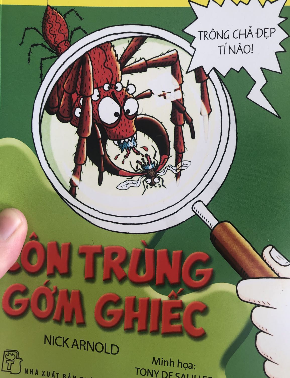 Sách rất hay và thú vị cung cấp thông tin một cách dí dỏm hài hước rất thích hợp làm quà cho các bé