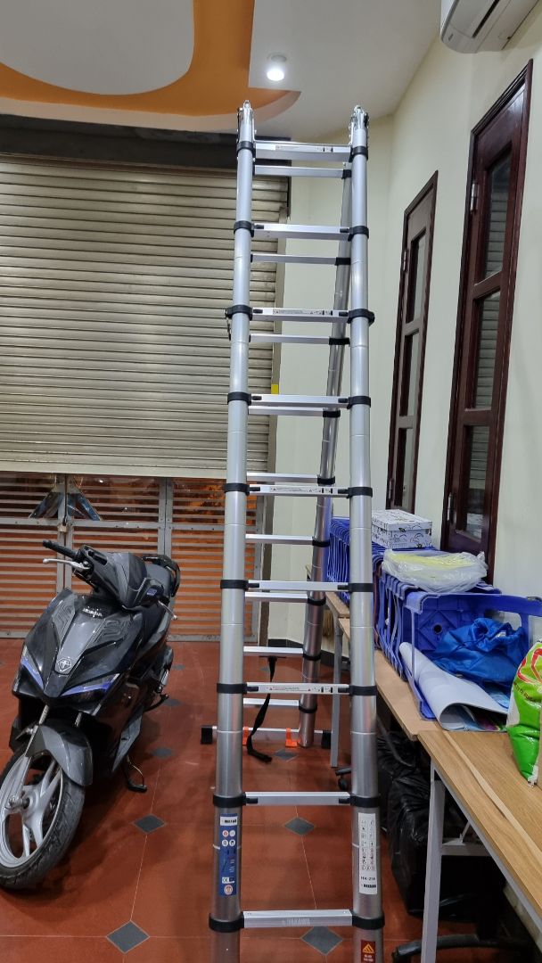 Thang chắc chắn nhưng mọi người cân nhắc kỹ trước khi mua loại 5,6m này nhé bởi trọng lượng gần 23kg , khi di chuyển bê vác rất nặng .