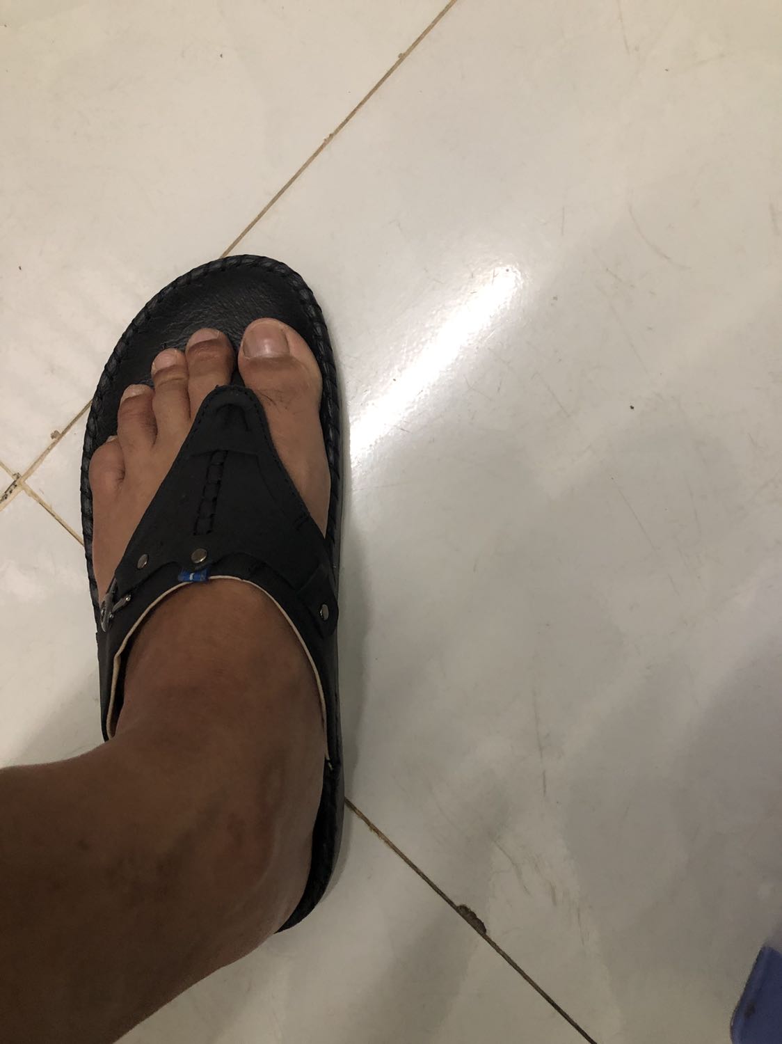 Trước kia có mang 1 đôi kiểu này cực kỳ bền của Shop lun. Mới hư. Nay đặt mua lại cực kỳ vừa ý. Dép chắc chắn