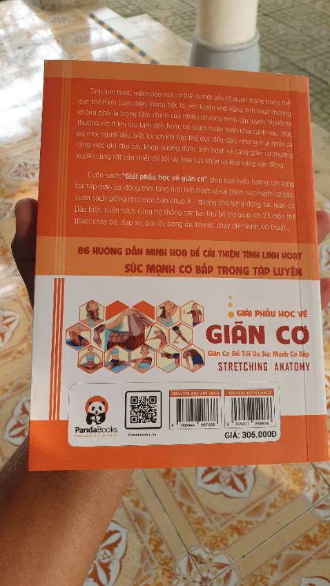 Khổ sách thường, nếu là khổ to và thêm nhiều hình ảnh thì OK hơn. Giá sách cũng khá cao chứ không hề rẻ.