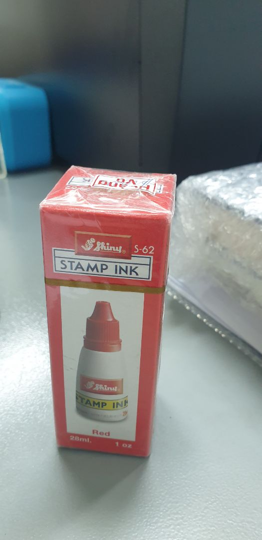 Sản phẩm chất lượng. Giá cả phải chăng. Giao hàng nhanh chóng bất kể mùa dịch hạn chế vận chuyển đi lại. Mua về cầm sản phẩm ra kiểm tra ngay, chơi dơ tay đúng nghĩa ???. Con dấu nhỏ gọn rất ưng ý cả nhà nhen! Còn hộp mực chưa khui nên chưa *** được, nhưng nhìn thì đúng mẫu mã, hị hị. chờ review sau, hàng Thái Lan đó cả nhà nhe!