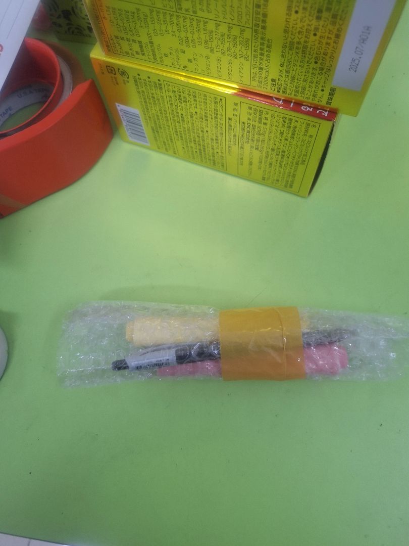 Hộp 10 cây giao 2 cây giỡn mặt hả shop