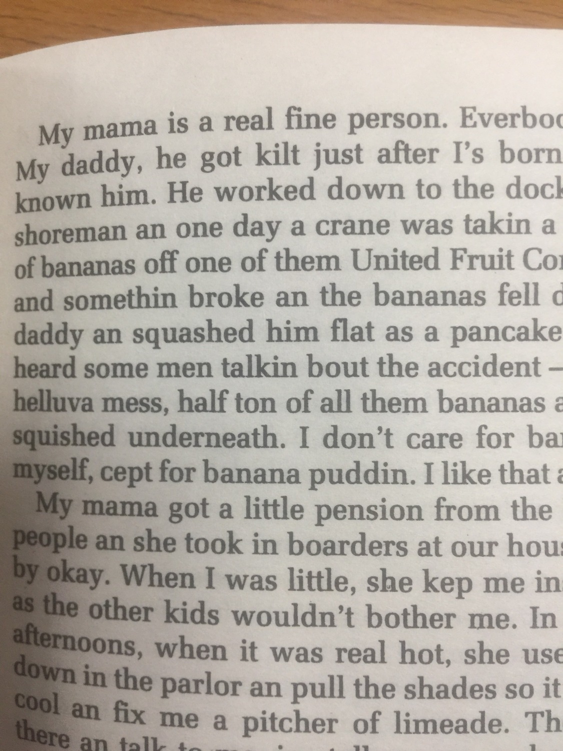 Sách lỗi sai rất rất nhiều, có nhiều câu trong một đoạn đã có thể tìm ra hơn chục lỗi sai. Thật sự rất thất vọng. Đã mua nhiều ở Tiki và chưa bao giờ thất vọng đến như vậy. Mình gửi feedback hình, mình vừa nhận được cuốn sách sáng nay và cuốn sách quá tệ. Hy vọng Tiki có những hộ trợ kịp thời và có thể lọc được các gian hàng sách như trên ra. Cảm ơn