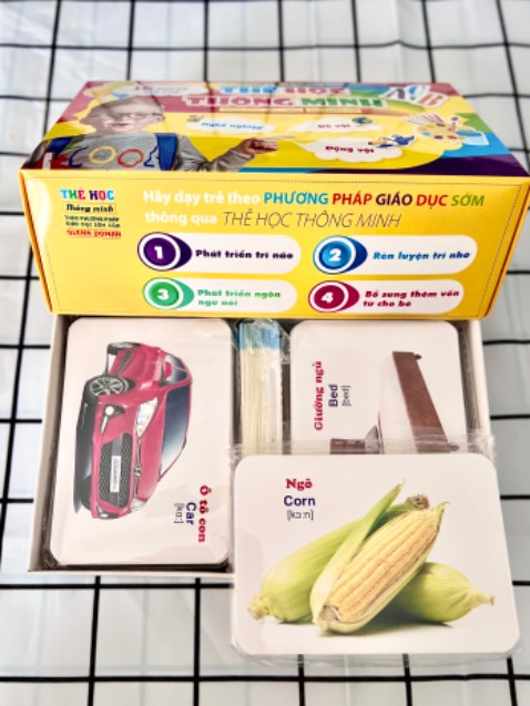 Giao đúng sản phẩm, bọc gói cẩn thận ! Tuy nhiên mỗi thẻ được in có 1 mặt thôi chứ ko phải thẻ 2 mặt, giấy in cũng mỏng, là loại giấy bình thường, dễ thấm nước nên cần cẩn thận bảo quản kỹ.