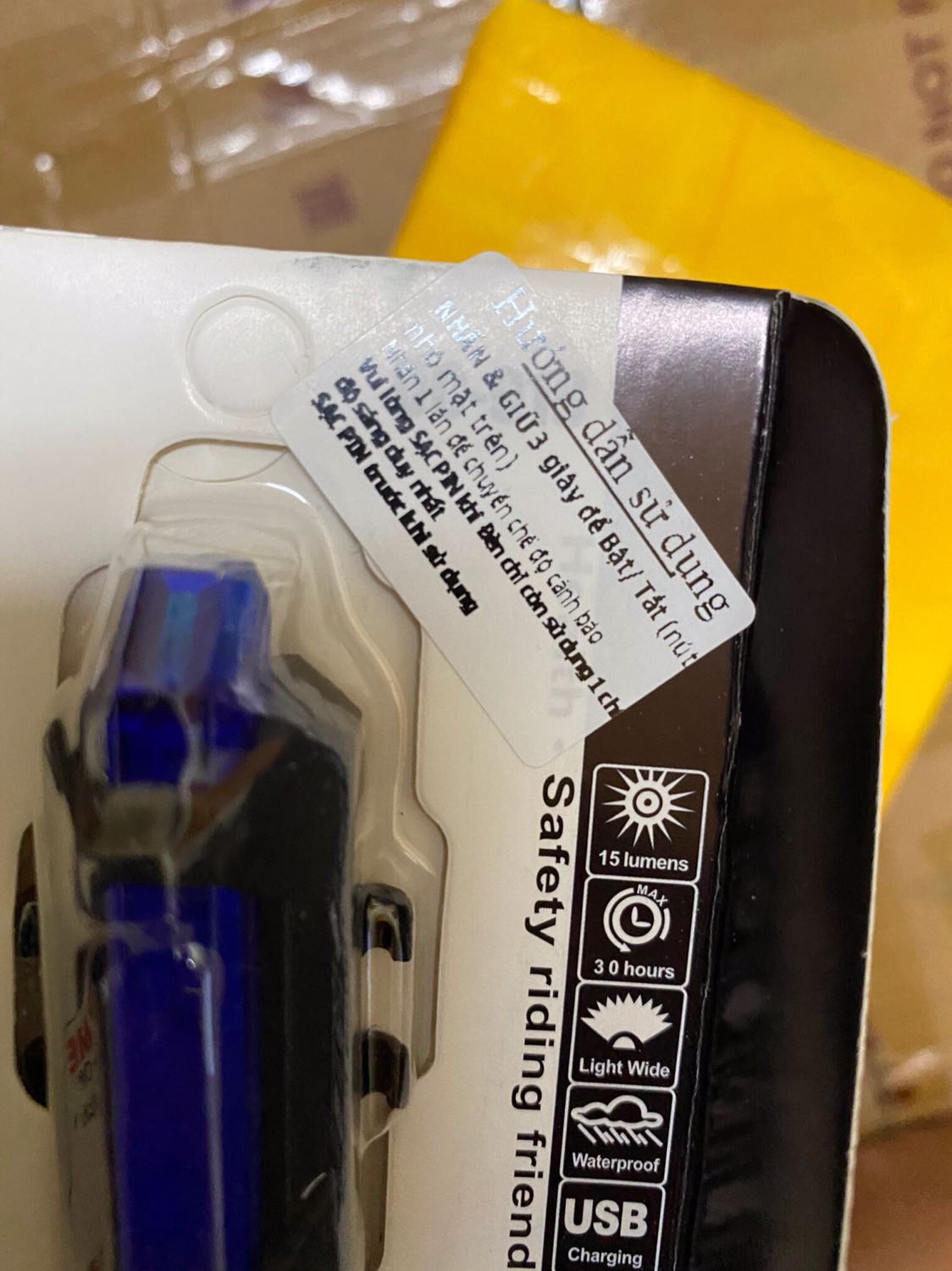 Shop ghi chú cẩn thận sợ khách ko biết cách sử dụng. Có cải thiện bao bì so với trc. +10 điểm. Đèn sáng đẹp rõ ổn áp