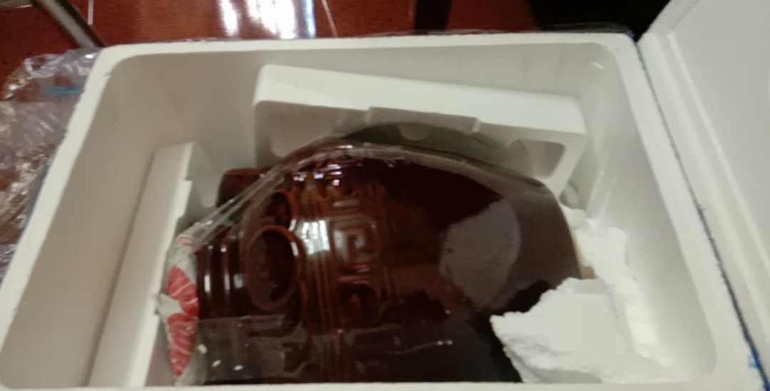 Đóng gói kỹ cẩn thận, thùng xốp chèn rất rất chuẩn, nắp đậy khít không méo lệch, tuy hơi cao giá nhưng thành bình chum cứng cáp, đáng mua. Cảm ơn shop