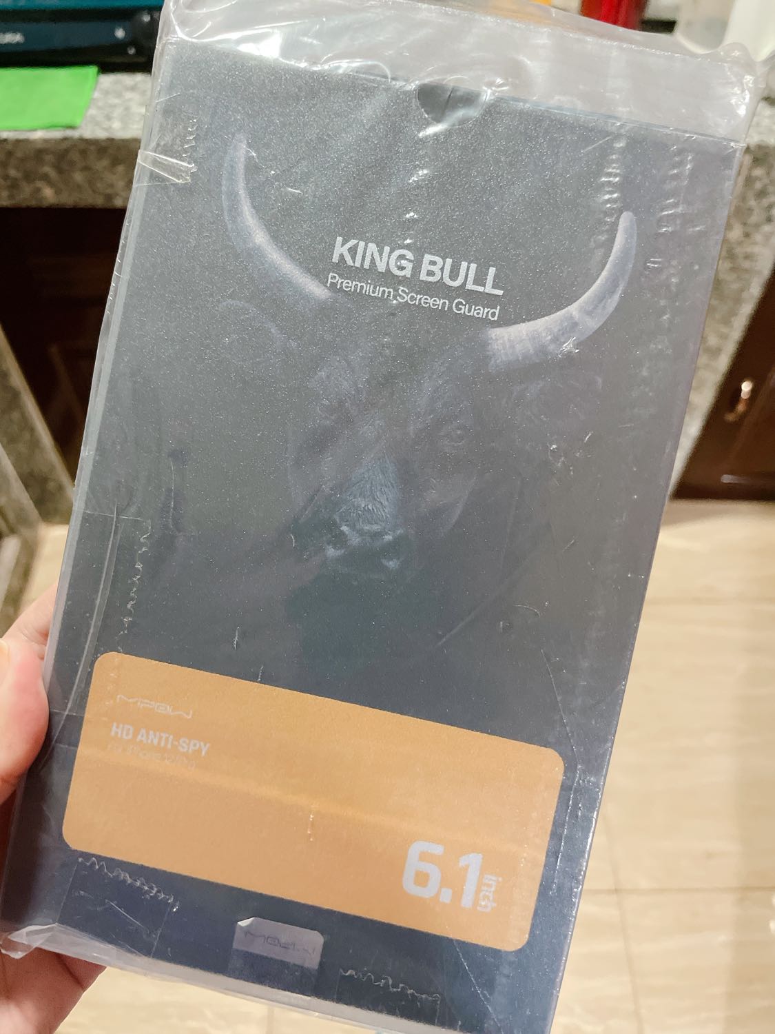 sản phẩm giao nhanh, đánh giá tiki về sản phẩm thì 5* nhưng không hài lòng với shipper, khách hàng gọi không bắt máy nhưng shipper không gõ cửa nhà và giao nhà kế bên, khách hàng gọi lại thì bị nhân viên giao hàng chửi