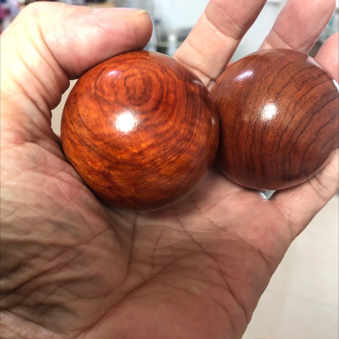 Quá tốt, nhân viên giao hàng thân thiện  vui vẻ