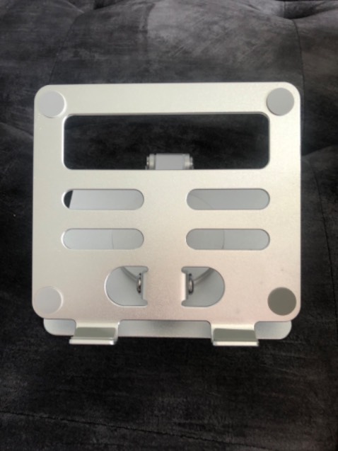 Giá đỡ hợp kim chất lượng, trc có mua có bé nhà xài ipad vs giá cố định nay shop có loại này mình thấy tiện lợi hơn ở chỗ xoaay 369 độ, độ hoàn thiện sp cao