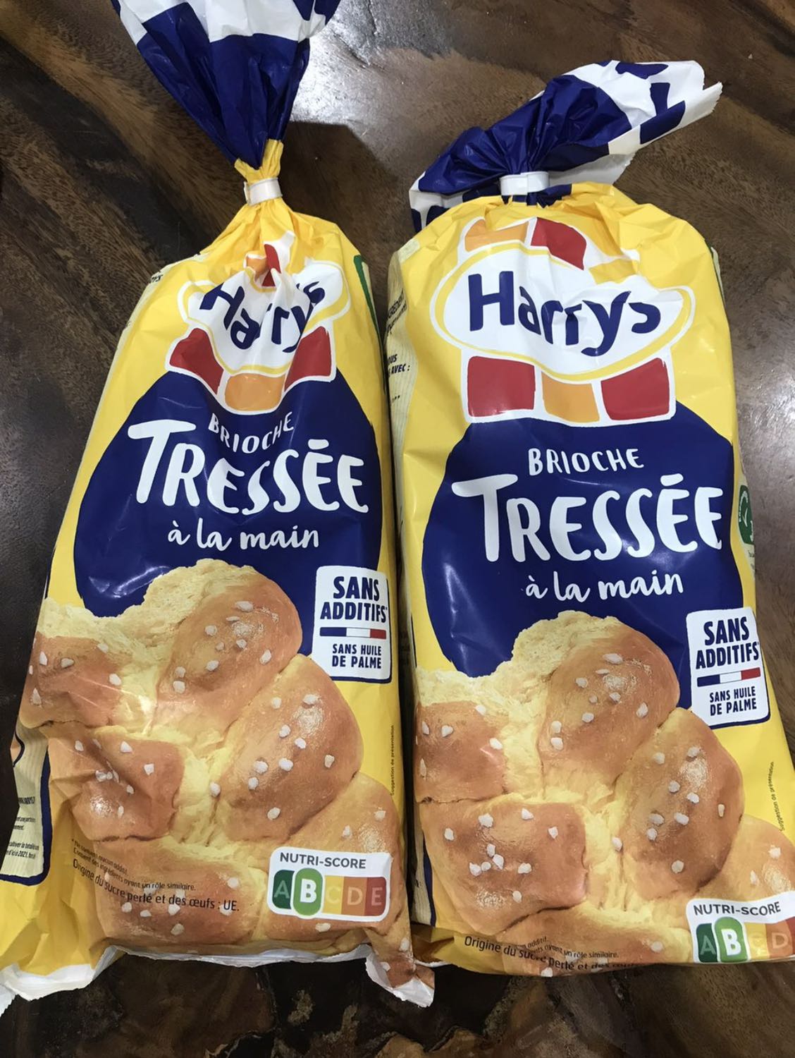 Tuy xa nhưng nhà bán giao hàng nhanh lắm nhe. Đóng gói kỹ lưỡng, hạn sử dụng còn xa. Hài lòng.