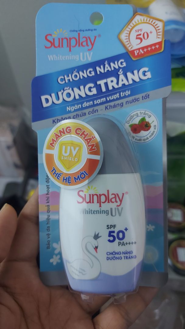 mình chưa dùng dòng này, chỉ mới dùng dòng nắp đỏ, hi vọng lên da ok, nhưng để đảm bảo hiệu quả tốt thì mình cũng siêng tbc 1 lần/tuần, dùng lotion dưỡng ẩm tối, như vậy khi dùng kem chống nắng sẽ hiệu quả hơn mà ko sợ bị vết mốc