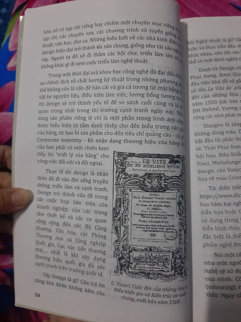 sách hay, nhưng mình thích ảnh màu hơn