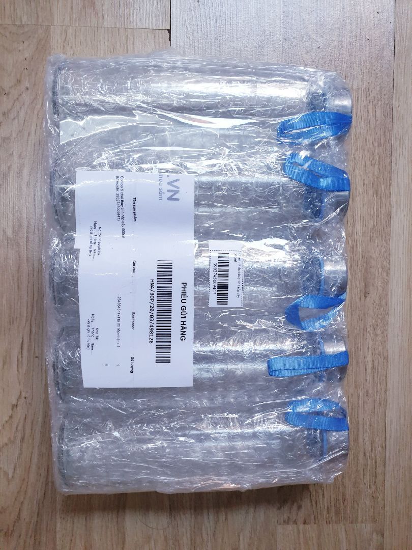 Rất hài lòng với sự chỉnh chu, cẩn thận của người đóng gói, người vận chuyển và người giao hàng. SP có nắp nhựa sẽ k bị gỉ sét, chai mua về vệ sinh nước sôi nóng k bị vỡ. Rất hài lòng và cảm ơn Tiki. ❤