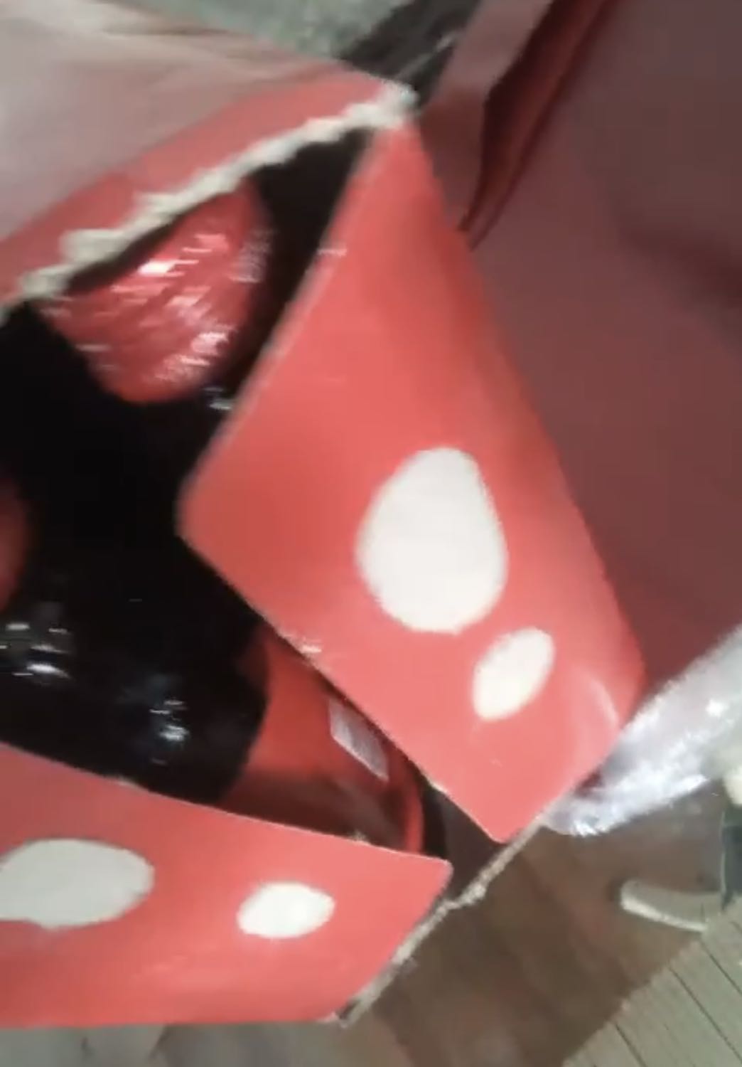 Mình mua hàng của shop nhiều lần rồi. Đây là lần thứ 2 liên tiếp nhận được sản phẩm với bao bì bị rách, bung xúc nên góp ý để Nhà bán cải thiện hơn.