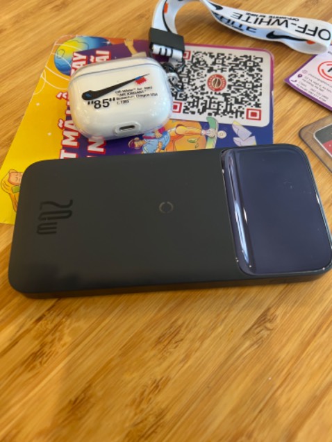 Tính cho 5 sao nhưng k phải magsafe nên cho 4 sao :)) Còn lại ok , ai mà thấy màn hinh của sạc cũ thì tháo nilon ra