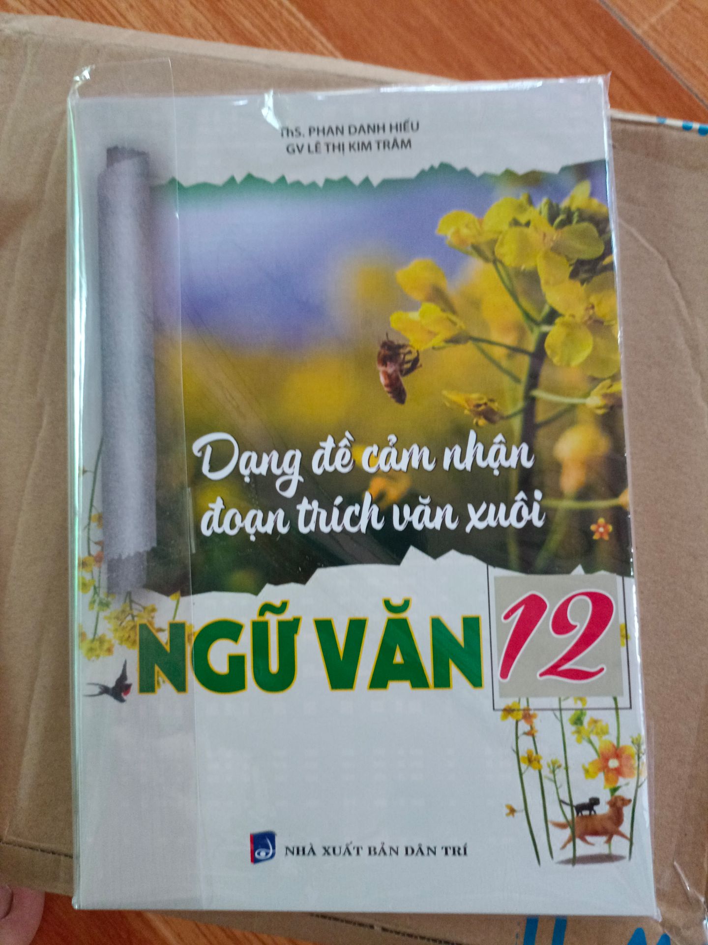 sách đóng gói cẩn thận