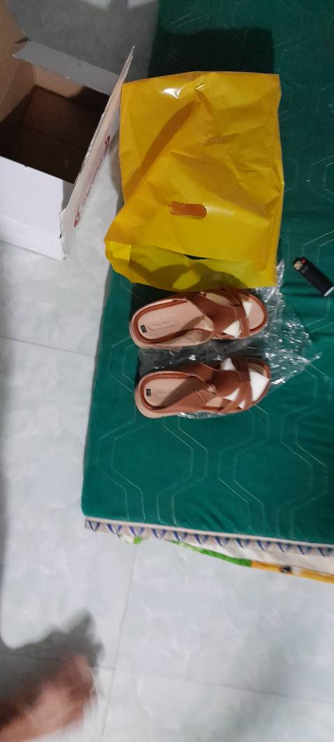 Giao hàng sớm.  Đóng gói kĩ. Sản phẩm đẹp.  Xài mới biết bền hay không