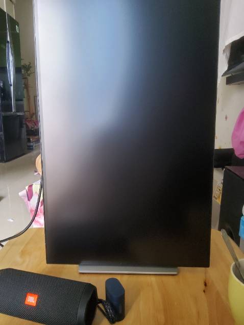 Màu sắc đẹp, rõ. Đế cứng cáp, hài lòng nhất là tỉ lệ 16:10 khá hiếm để mua trong thời điểm này. Đi kèm cổng USB-C nên kết nối + sạc với laptop chỉ bằng 1 cọng cáp khá tiện. Dùng làm màn phụ để đọc pdf hoặc code rất ổn.