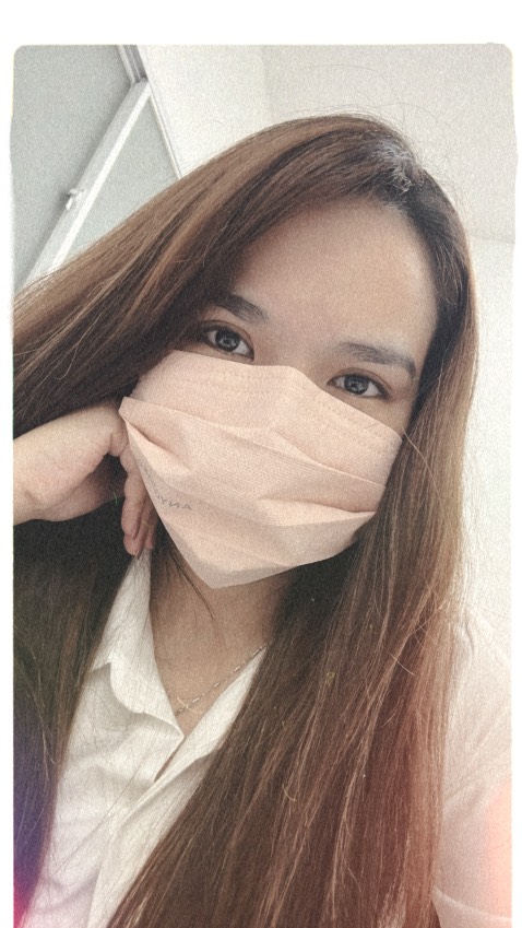 Màu theo tone make up xinh ạ, dây đeo lâu ko bị đâu tai, vải mịn ạ.