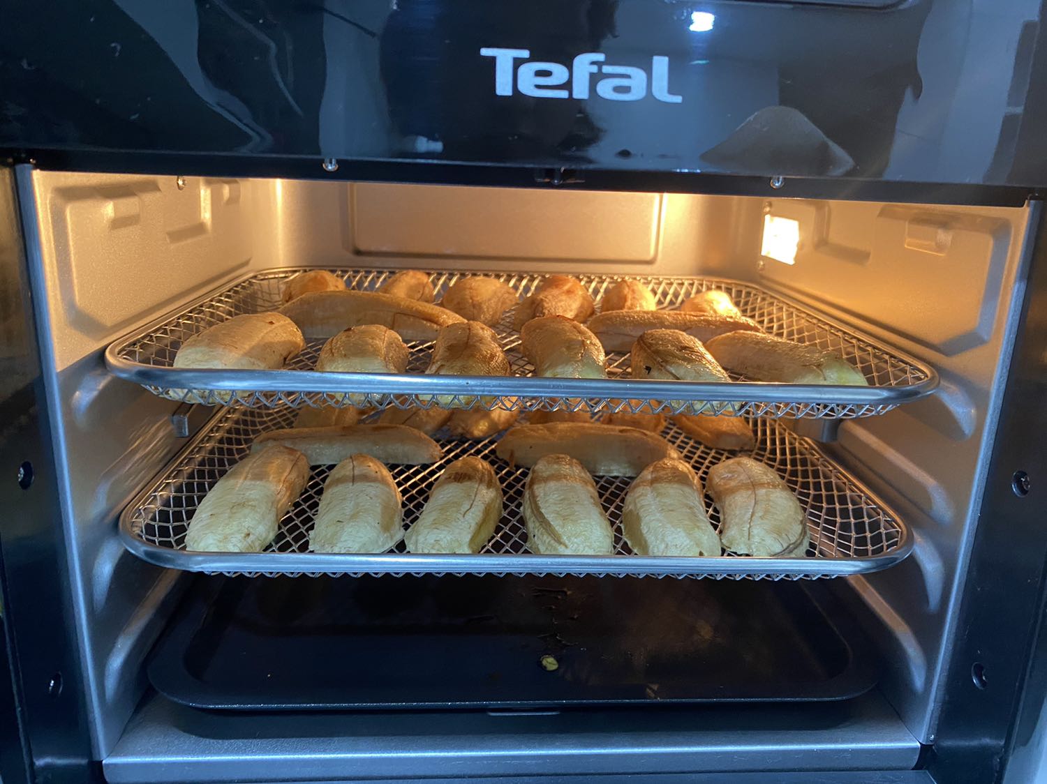 khi nướng sẽ khó làm được thức ăn giòn ở mọi vị trí