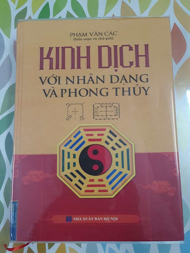 Chủ yếu là Dịch và Phong Thủy, phần Nhân dạng thì chỉ nói sơ !