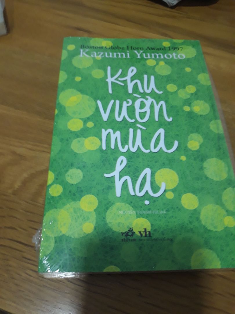 Một cái bìa sách mát mắt, sách đẹp lắm, mình chưa đọc vì còn nhiều sách quá nhưng mình ưng chiếc bìa.