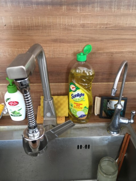 chất liệu tốt. hơi khó lắp tí do không có hướng dẫn đính kèm, mình định bỏ đi nhưng nhờ bạn kỹ thuật lắp thì ổn lắm. rất tốt, mọi người nêm mua. giá cũng tốt nữa.