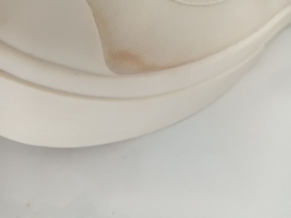 buôn bán *** càng xịt thì lại càng dơ.Chắt gì hàng chuẩn hàng chính hãng.phí ship thì 40k nữa giao hàng thì chập nữa đâu có giao nhanh trong 2h đâu.đã thế còn ko dc tặng thêm cái bót để chà giày nữa ***