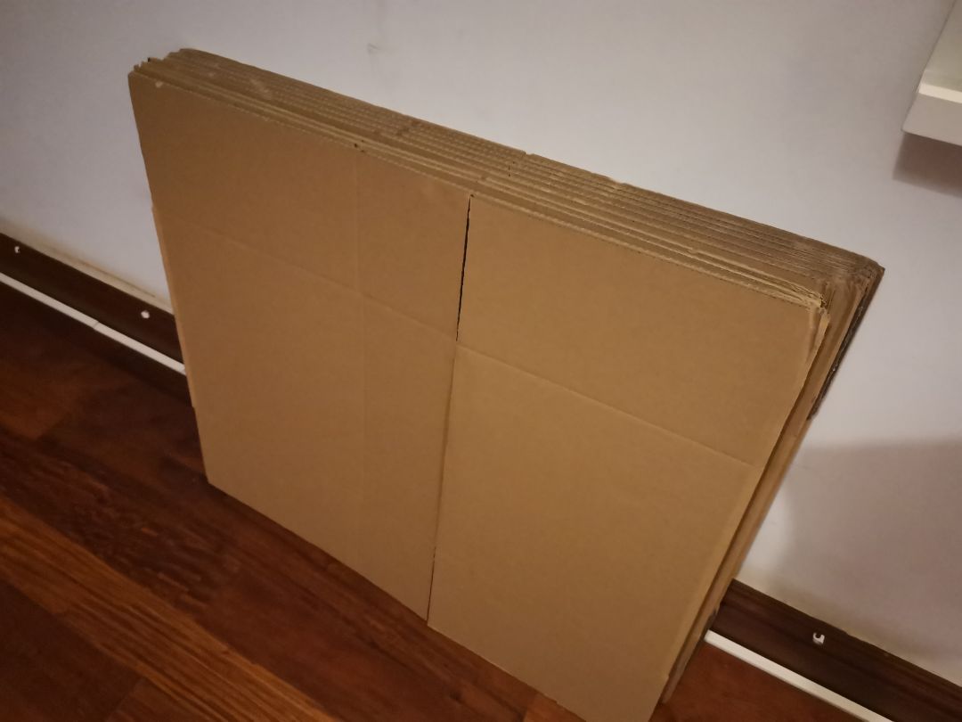 Hàng đúng như mô tả, tuy nhiên đóng gói chưa được cẩn thận, may là vận chuyển không vấn đề nên không bị hỏng các góc.