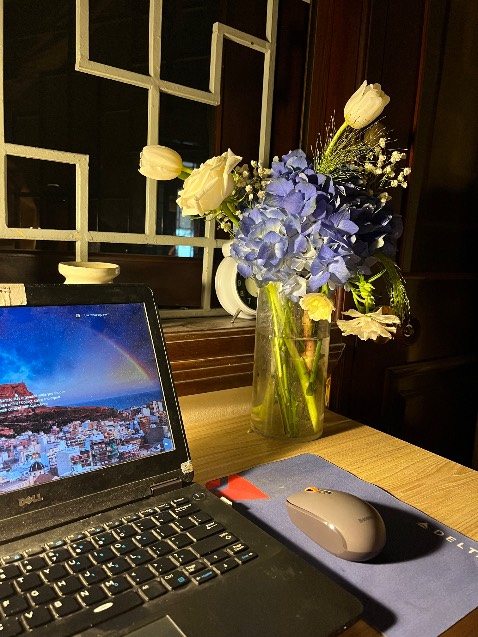 Mới đọc được nửa cuốn, nhưng mình có thể hiểu ý của tác giả mang tính chiêm nghiệm sâu sắc. Chính vì thế mà dù cuốn sách được viết hơn 70 năm về trước vẫn có thể áp dụng vào bây giờ.