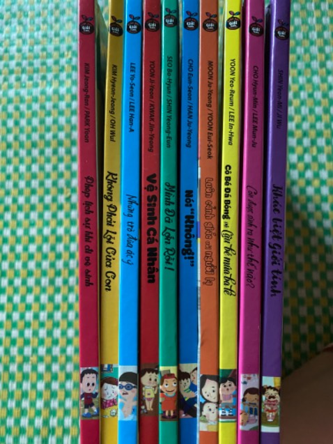 Sách bìa cứng cáp, đúng nội dung mình cần tìm để giáo dục giới tính cho con 
Phù hợp cho trẻ 3t trở lên
Con nhà m học l1 mới biết đọc xem sách thích lắm. Nội dung dễ hiểu, hình ảnh minh hoạ bắt mắt
Nên mua các mẹ nhé
Vận chuyển ko bị bóp méo sách