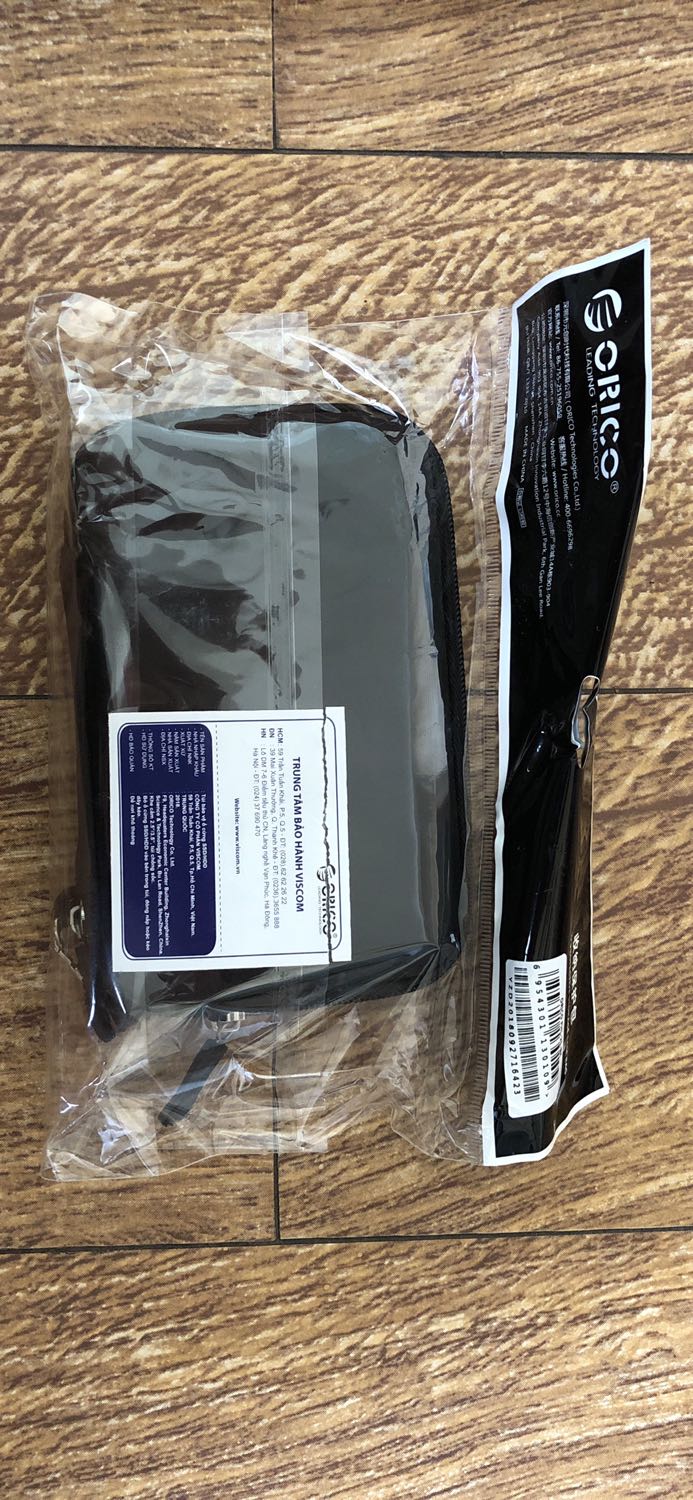 Sản phẩm được bao bì cẩn thận, còn nguyên seal.
Hộp chắn chắn, bên trong rộng vừa đủ đựng ổ cứng, pin dự phòng, khoá kéo chắn chắn và có dây quấn tay.
Tiki vẫn giữ uy tín, bán hàng chất lượng - gía cạnh tranh, giao hàng đúng hẹn.
Nên Mua !! Sản phẩm được bao bì cẩn thận, còn nguyên seal.
Hộp chắn chắn, bên trong rộng vừa đủ đựng ổ cứng, pin dự phòng, khoá kéo chắn chắn và có dây quấn tay.
Tiki vẫn giữ uy tín, bán hàng chất lượng - gía cạnh tranh, giao hàng đúng hẹn.
Nên Mua !!