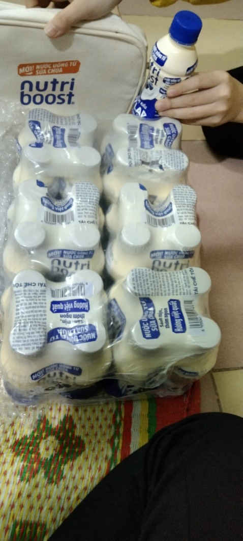 Ngon lắm mà mua đúng lúc khuyến mãi rẻ có 119k/ 24 chai. Còn có quà tặng