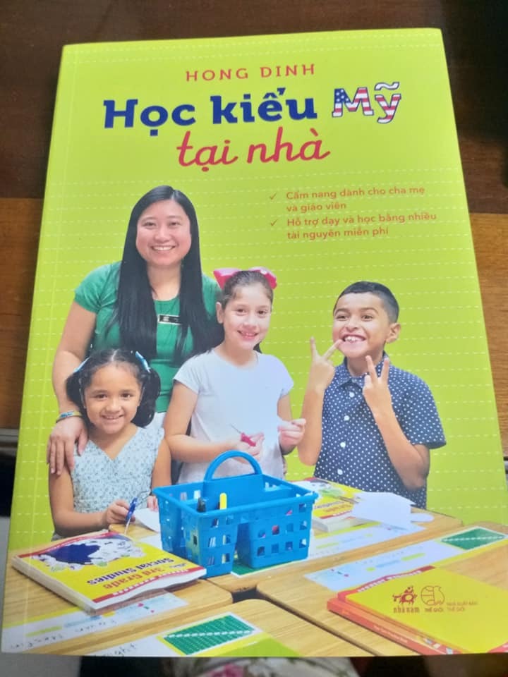 - Một cuốn sách nên có trong tủ sách gia đình, bố mẹ học hỏi các phương pháp để hỗ trợ con trong quá trình học tập. Đặc biệt, tác giả liệt kê rất nhiều nguồn miễn phí để cha mẹ và các con tham khảo trong quá trình học tập