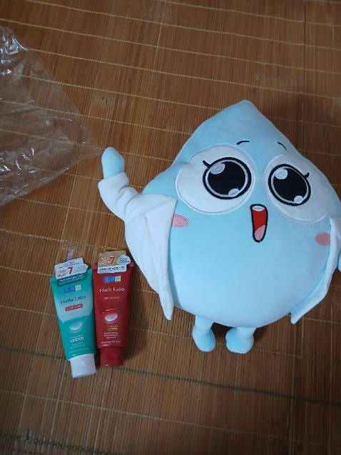 Mik chx dùng nên chx nêu rõ nhưng hãng này nổi tiếng nha mik săn sale chai màu xanh lá với đỏ 157k kèm gấu bông xinh như hình nên mua nhé