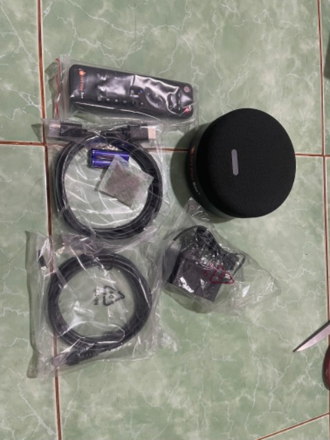 Sản phẩm Giá tốt. Kích hoạt bảo hành chính hãng. Giao hàng sớm hơn dự kiến 2 ngày. Hộp hơi móp méo. Nhận diện giọng nói hands free chưa tốt