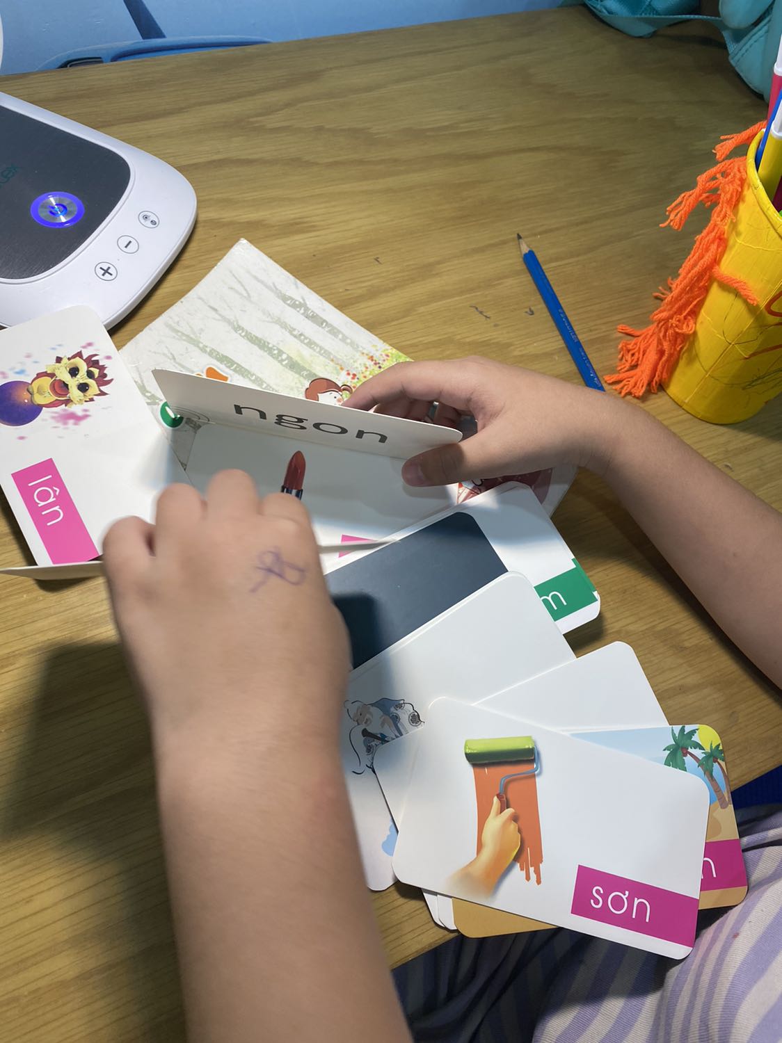 Mua trọn bộ giáo cụ. Sách đánh vần hay, hữ ích cho bạn nhỏ của mình trong việc học đánh vần, chuẩn bị vào lớp 1.
Nói chung là hài lòng và hữu ích Mua trọn bộ giáo cụ. Sách đánh vần hay, hữ ích cho bạn nhỏ của mình trong việc học đánh vần, chuẩn bị vào lớp 1.
Nói chung là hài lòng và hữu ích