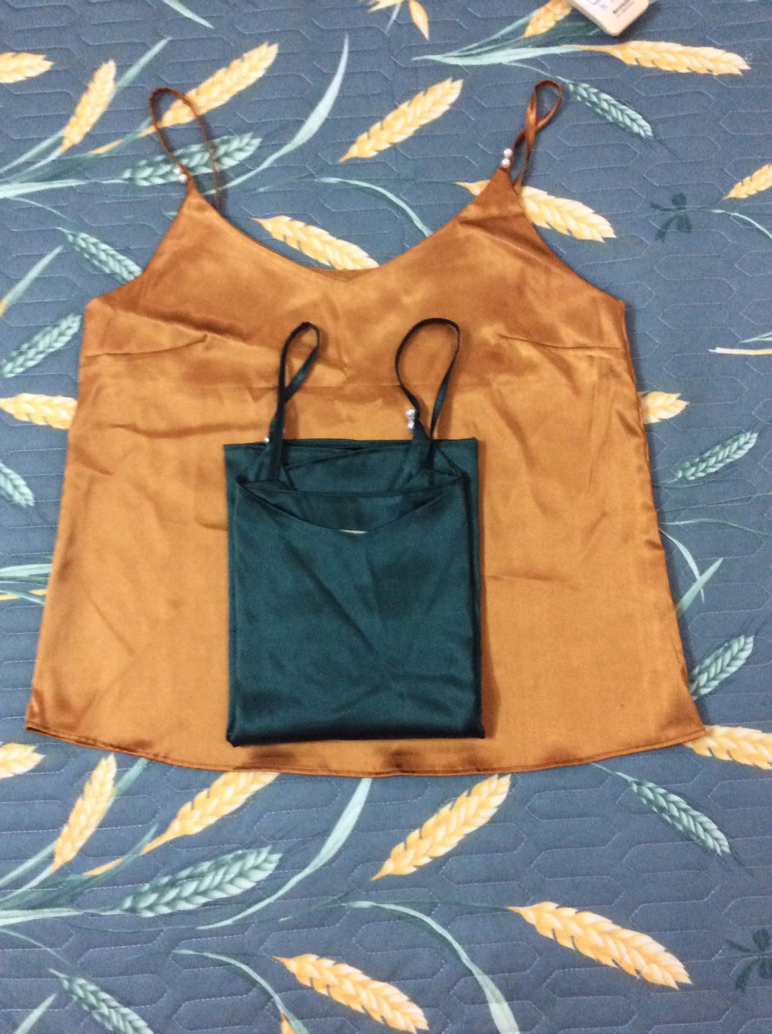 Đẹp chất vải mịn tốt ,đường may khá tỉ mĩ.ok