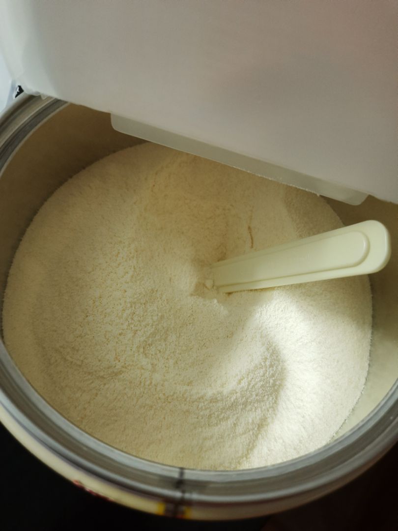 Hàng đúng như thôg tin mô tả. Nhân viên giao hàng nhanh đúng thời hạn, và lịch sự.

Dịch covid hoành hành, k ra ngoài chỗ tạp hóa bán sữa nên mình lên tiki đặt sữa meiji cho cu cậu ngay và luôn.

Lúc đầu thì cũng hơi lo về sữa giả, nhưng nhận hàng và sử dụng xong thì yên tâm hẳn ra. Ngoài ra bên ngoài hộp sữa có tem niêm phong của nhà cung cấp nữa nè. Nếu dịch covid vẫn còn tiếp diễn thì mình sẽ tiếp tục ủng hộ shop tiếp. Thank you chụt chụt.

Ai đọc bình luận xong cho mình xin 1 sub trên kênh youtube AIOChannel (có ký hiệu vòng tròn đỏ và chữ A bên trong kèm phông nền xanh nhạt) dùm mình nha. Thank you chụt chụt.

Kết 100/100